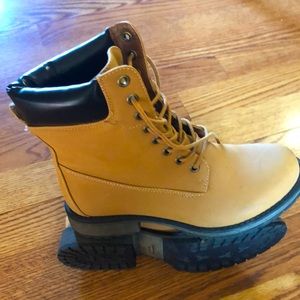 Women’s boots